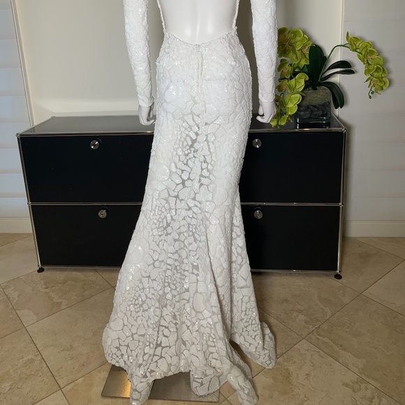 GALA DRESS - Picture 9 of 10